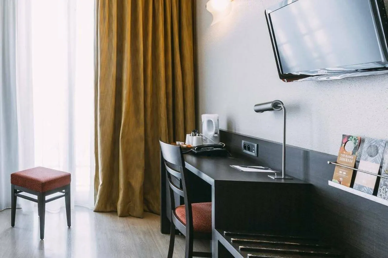 ***  Hotel Escale Oceania Marseille Vieux Port France